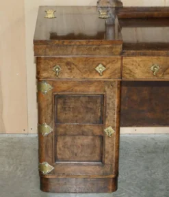 Table de toilette gothique en noyer Burr & Burl avec ferrures en laiton