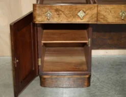Table de toilette gothique en noyer Burr & Burl avec ferrures en laiton