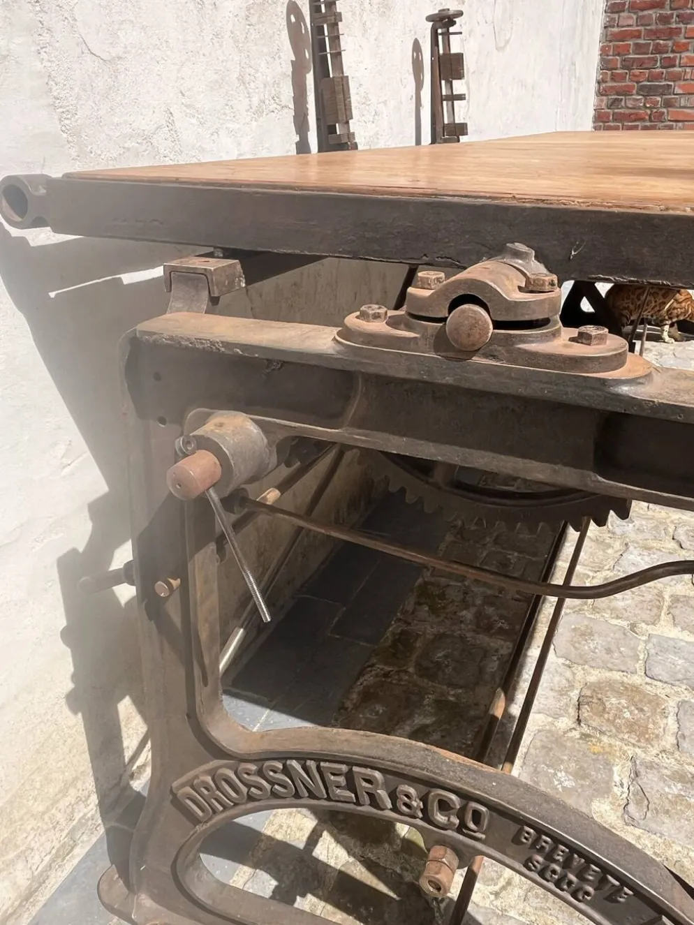 Table de travail en fonte et bois