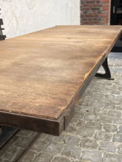 Table de travail en fonte et bois