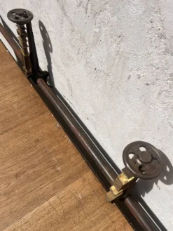 Table de travail en fonte et bois