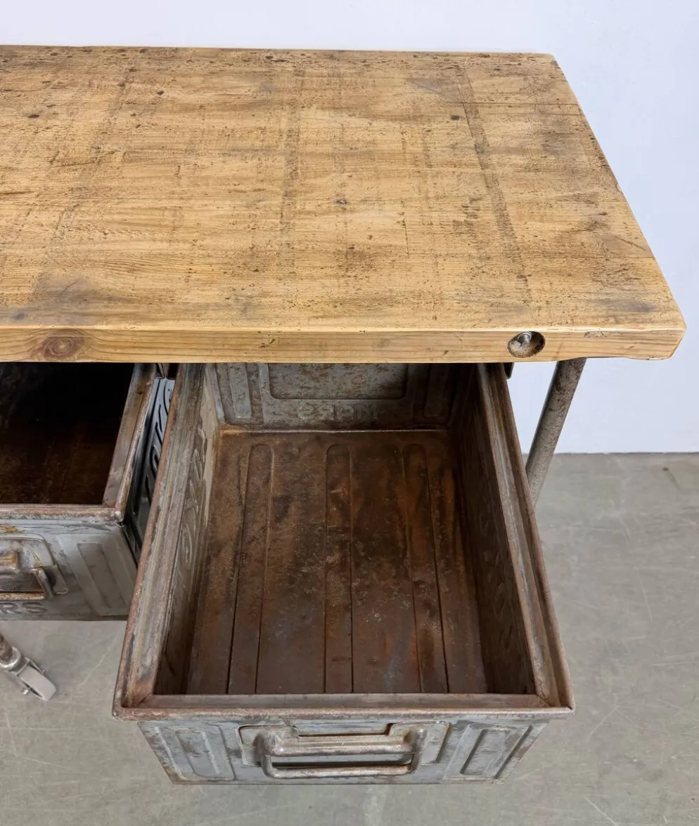 Table de travail industrielle vintage sur roues, années 1960