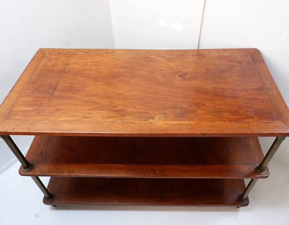 Table d'exposition française à trois niveaux d'une boutique - 1900s