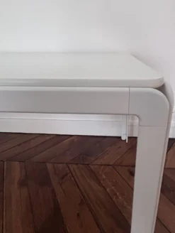 Table Djob d'Arne Jacobsen