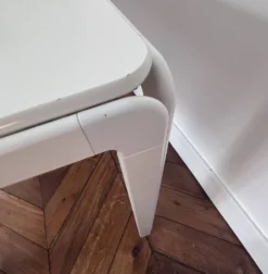 Table Djob d'Arne Jacobsen