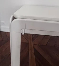 Table Djob d'Arne Jacobsen