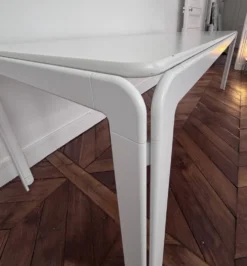 Table Djob d'Arne Jacobsen