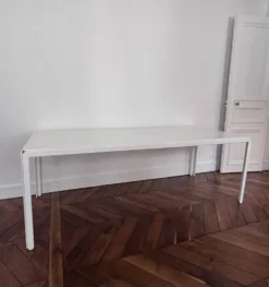 Table Djob d'Arne Jacobsen