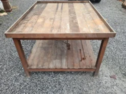 Table à doubles plateaux en sapin
