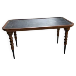 Table drapière en noyer, 1900