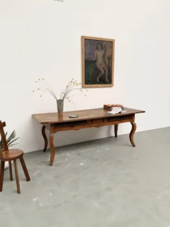 Table, drapière en noyer, XIXème s.