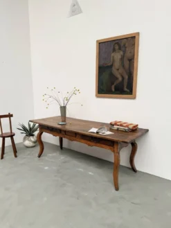 Table, drapière en noyer, XIXème s.