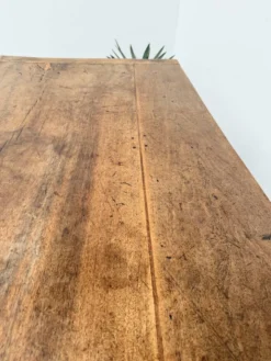 Table, drapière en noyer, XIXème s.