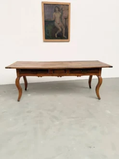 Table, drapière en noyer, XIXème s.