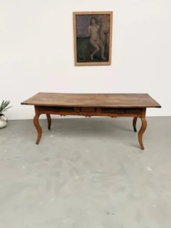Table, drapière en noyer, XIXème s.