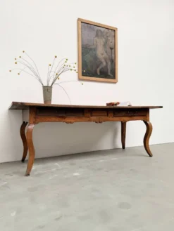 Table, drapière en noyer, XIXème s.