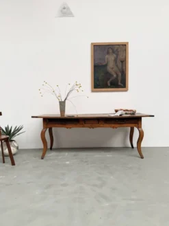 Table, drapière en noyer, XIXème s.