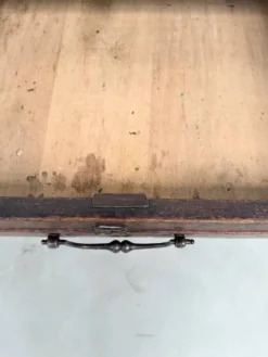 Table, drapière en noyer, XIXème s.