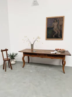 Table, drapière en noyer, XIXème s.
