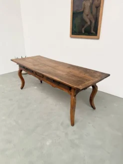 Table, drapière en noyer, XIXème s.
