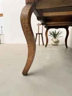 Table, drapière en noyer, XIXème s.