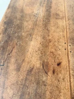 Table, drapière en noyer, XIXème s.