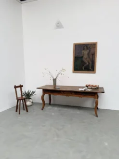 Table, drapière en noyer, XIXème s.