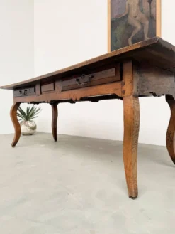 Table, drapière en noyer, XIXème s.