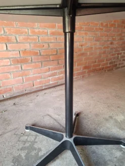 Table Eames 650