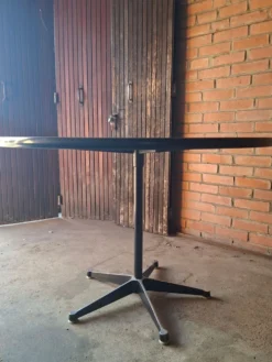 Table Eames 650