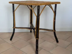 Table en bois et rotin 1920