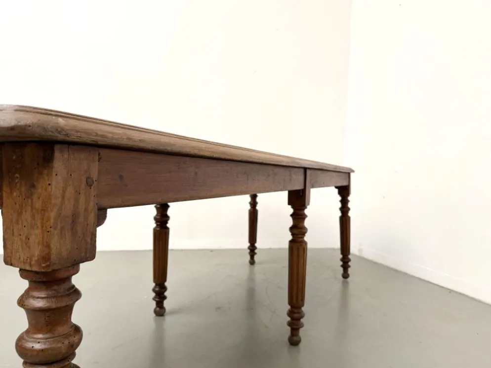 Table en chêne massif à 6 pieds tournés (1900)
