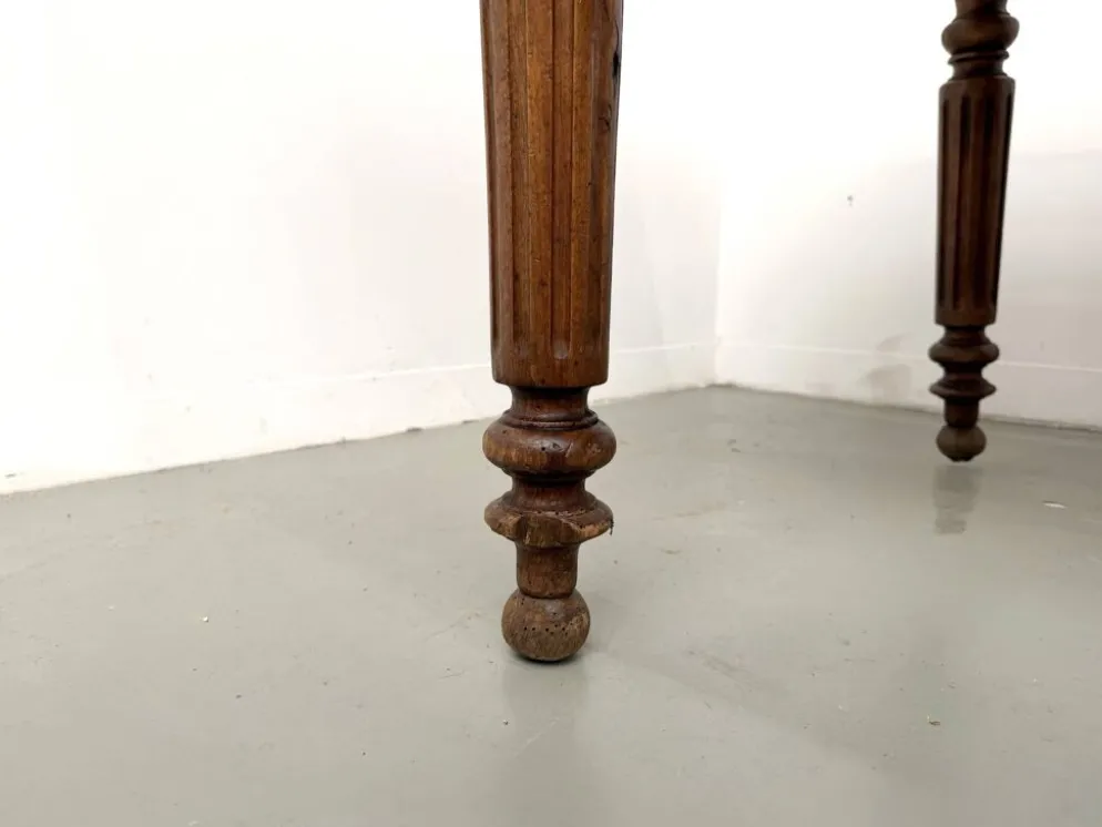 Table en chêne massif à 6 pieds tournés (1900)