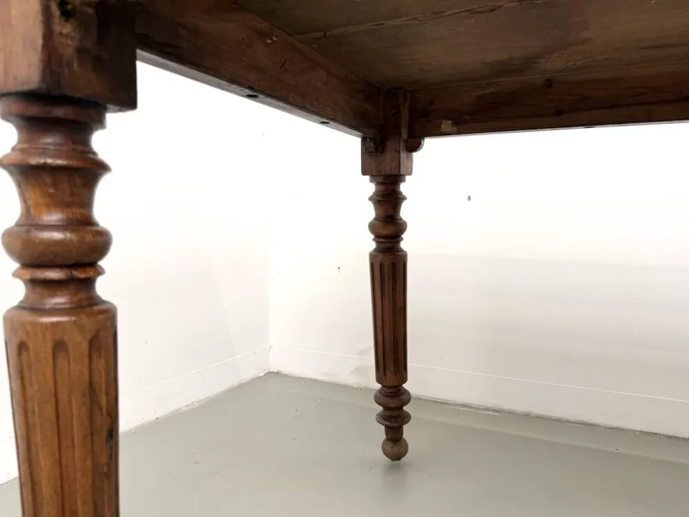 Table en chêne massif à 6 pieds tournés (1900)
