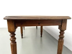 Table en chêne massif à 6 pieds tournés (1900)
