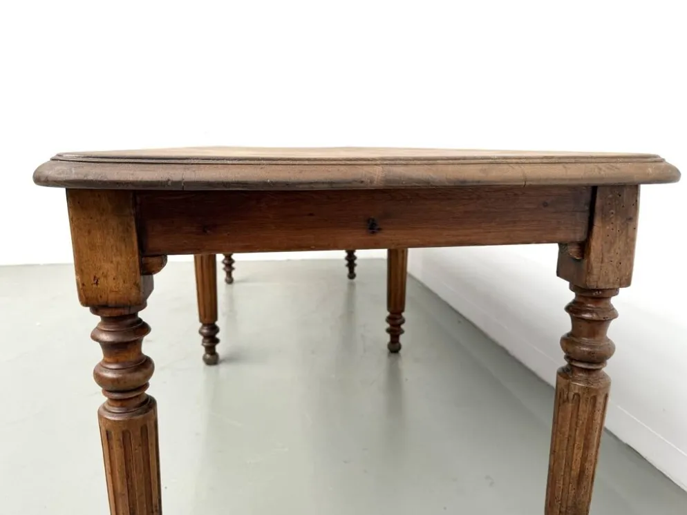 Table en chêne massif à 6 pieds tournés (1900)