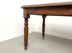 Table en chêne massif à 6 pieds tournés (1900)