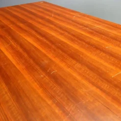 Table en hêtre, acajou et aluminium, Italie années 1960