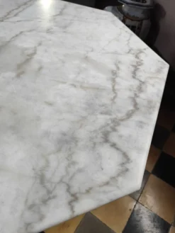 Table en marbre