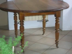 Table en noyer