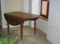 Table en noyer