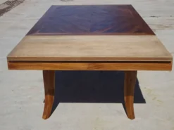 Table en noyer massif, avec rallonges