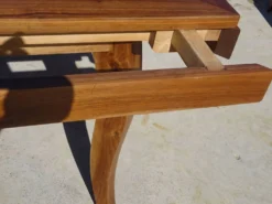 Table en noyer massif, avec rallonges