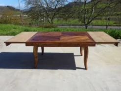 Table en noyer massif, avec rallonges