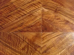 Table en noyer massif, avec rallonges