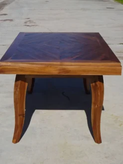 Table en noyer massif, avec rallonges