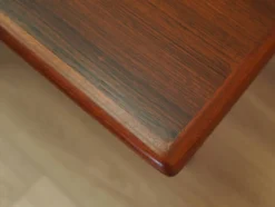 Table en palissandre, design danois, années 1970, fabriquée au Danemark
