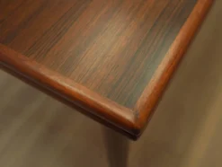 Table en palissandre, design danois, années 1970, fabriquée au Danemark