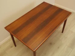 Table en palissandre, design danois, années 1970, fabriquée au Danemark