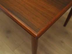 Table en palissandre, design danois, années 1970, fabriquée au Danemark